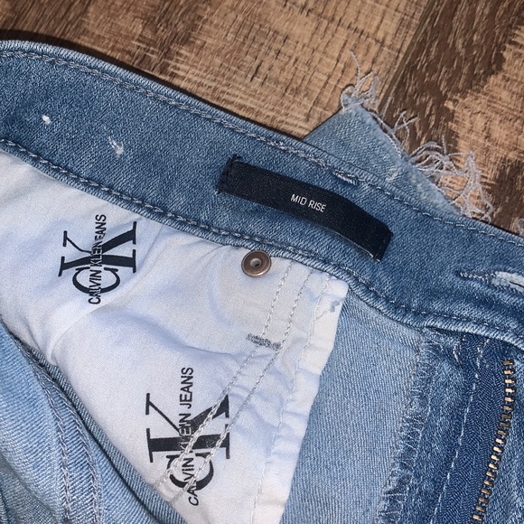calvin klein mid rise jean shorts - Picture 5 of 6